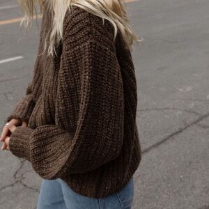 James Street Co Chunky Lowe Pullover in Espresso